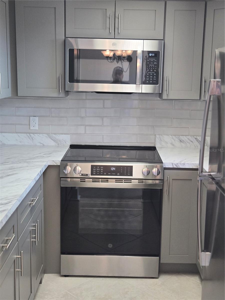 Image 4 of 9 For 4937 Marine Parkway 106