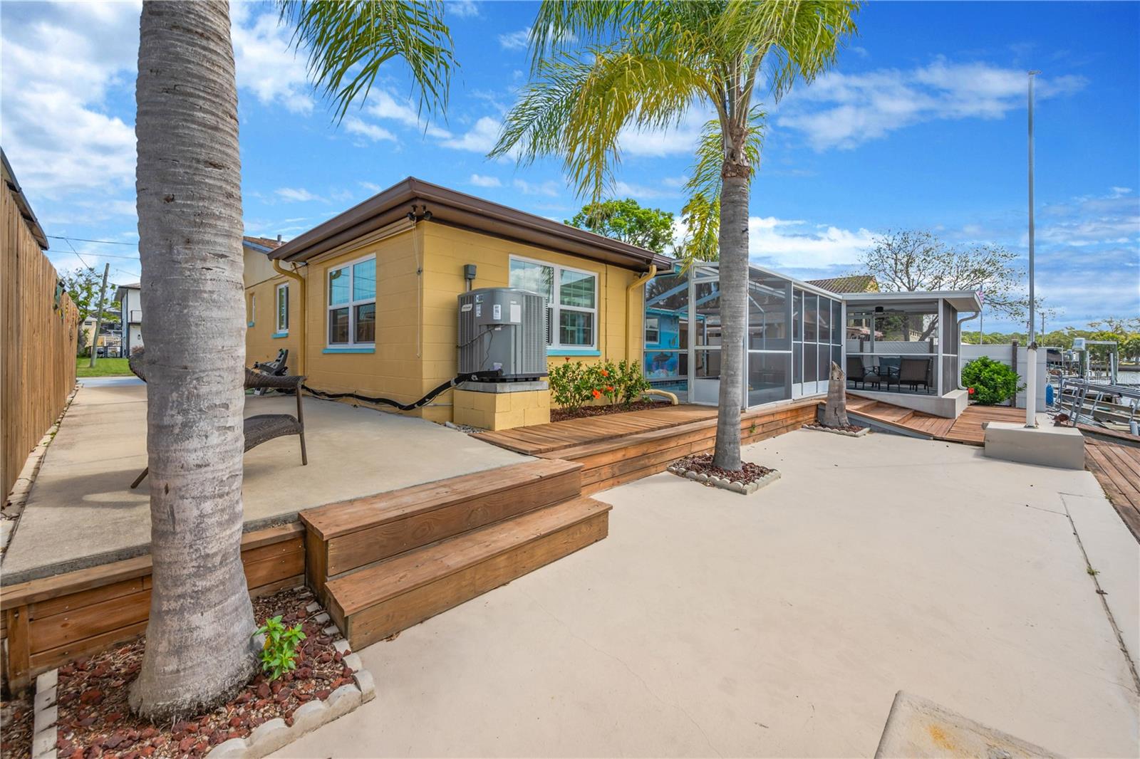 Image 12 of 65 For 7604 Hatteras Drive