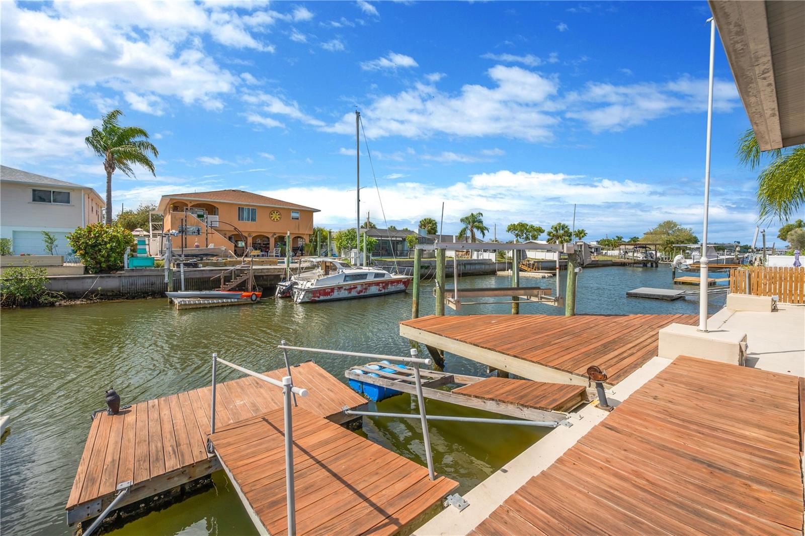 Image 14 of 65 For 7604 Hatteras Drive