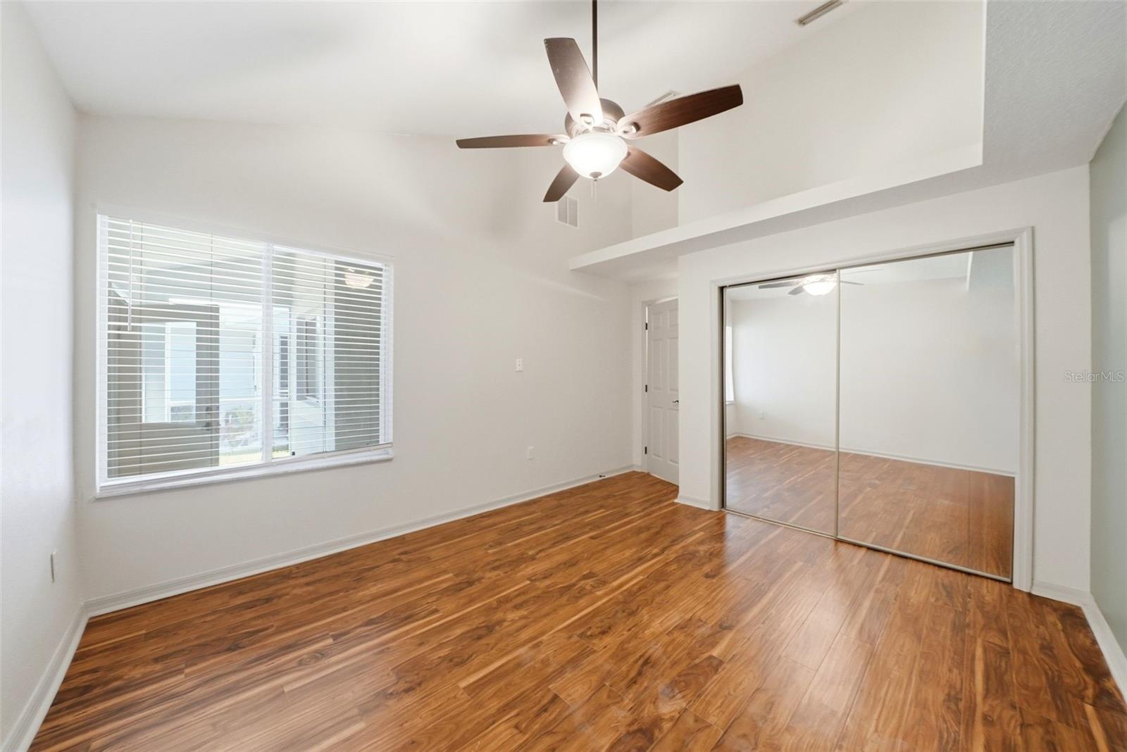 Image 27 of 33 For 13614 Lake Point Drive S