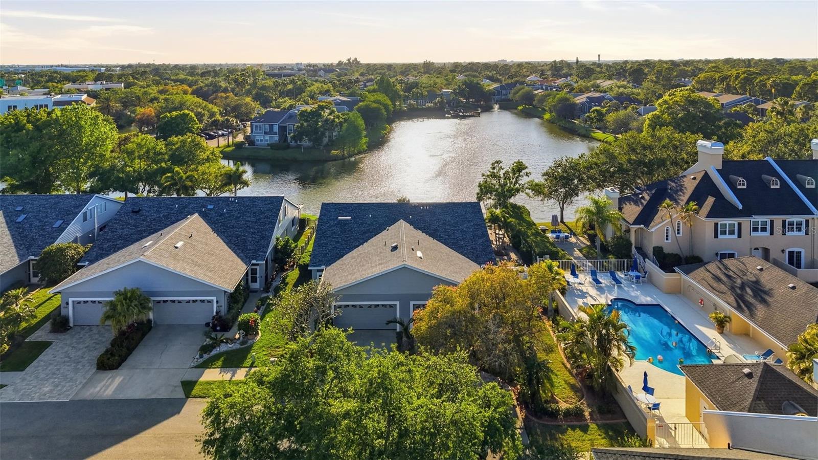 Image 3 of 33 For 13614 Lake Point Drive S