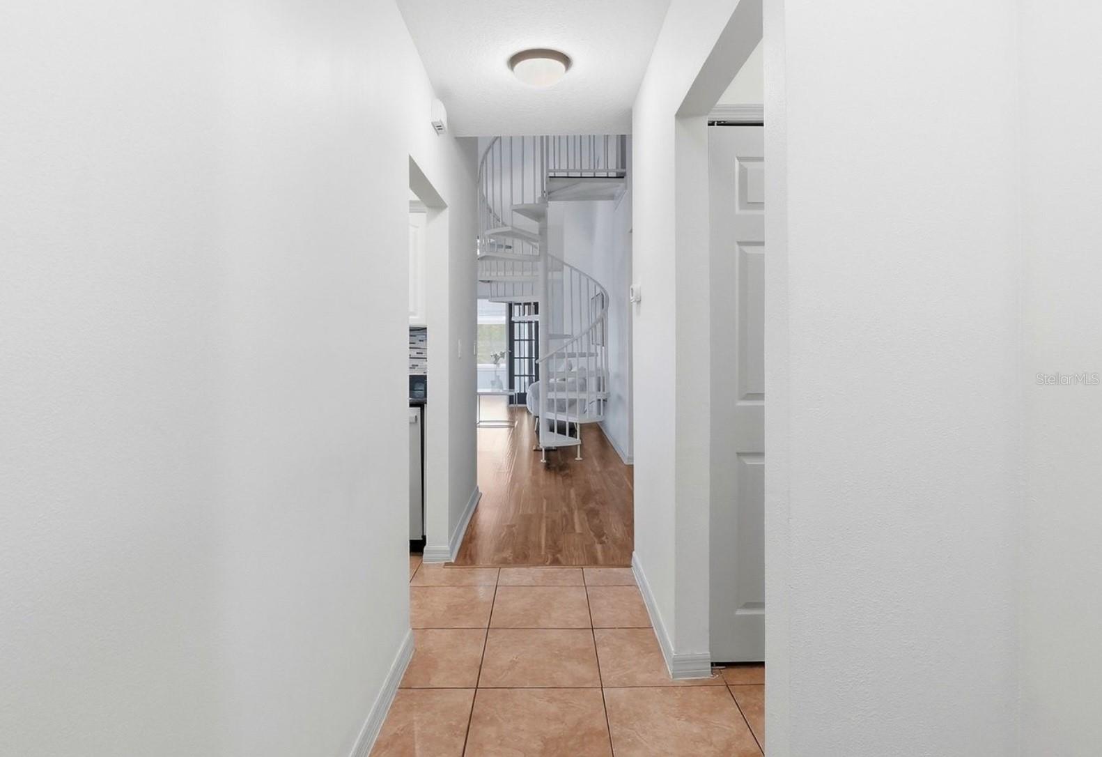 Image 7 of 33 For 13614 Lake Point Drive S