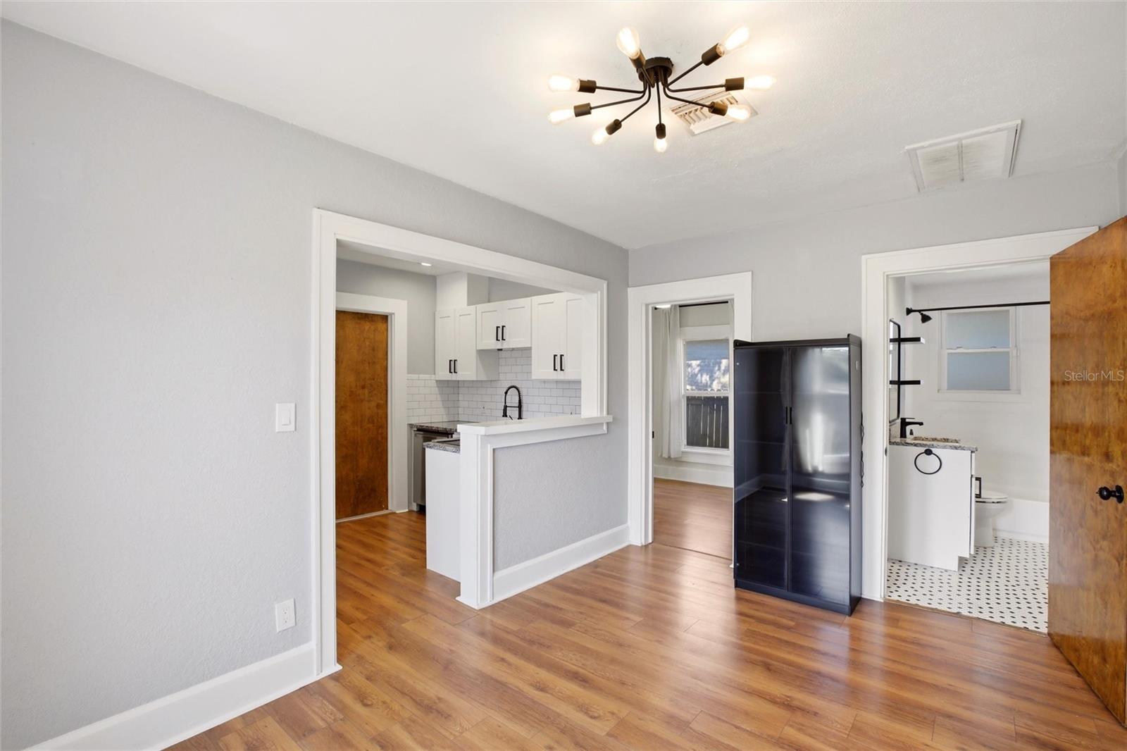 Image 13 of 33 For 4551 19th Avenue S