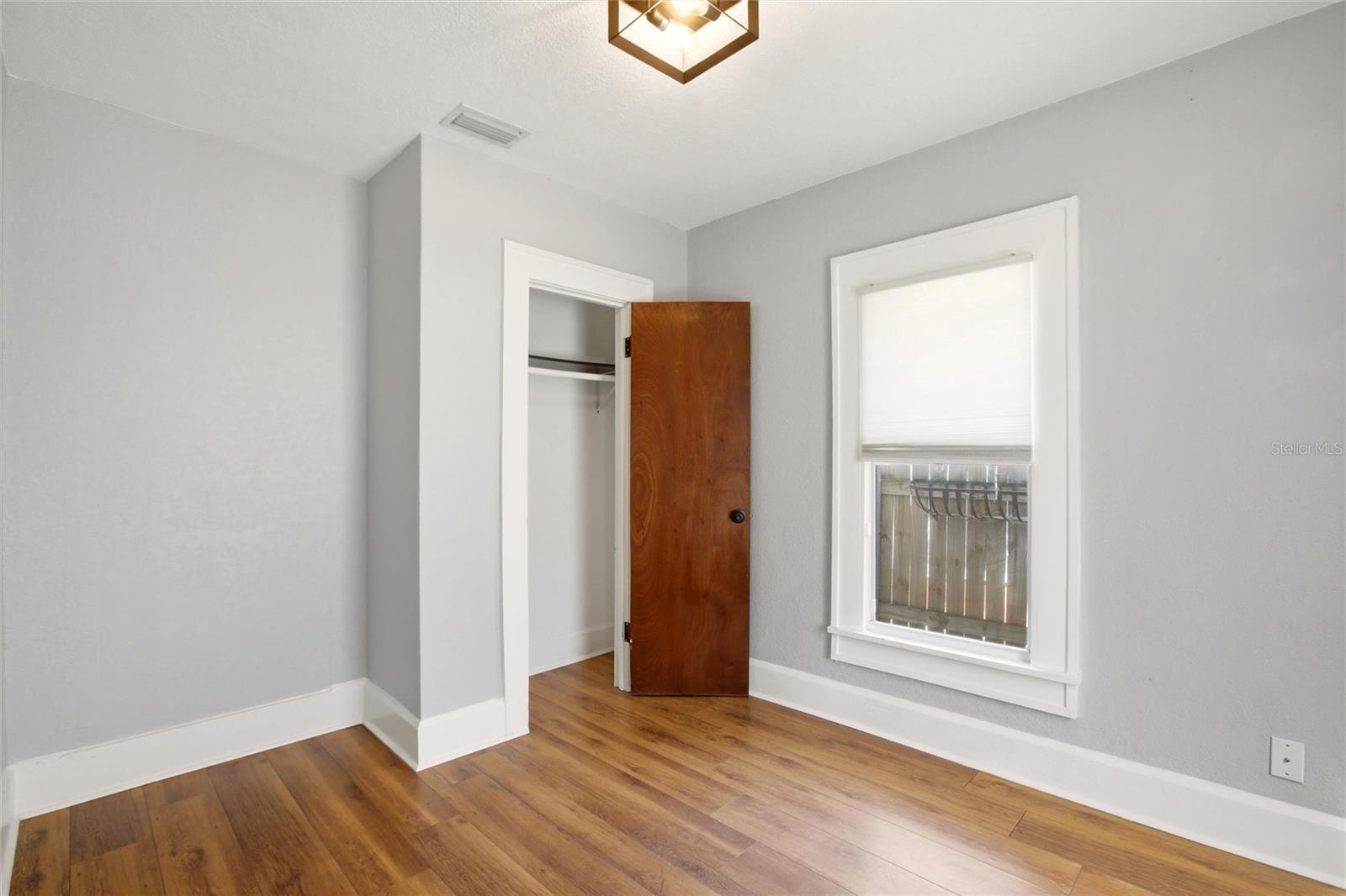 Image 23 of 33 For 4551 19th Avenue S