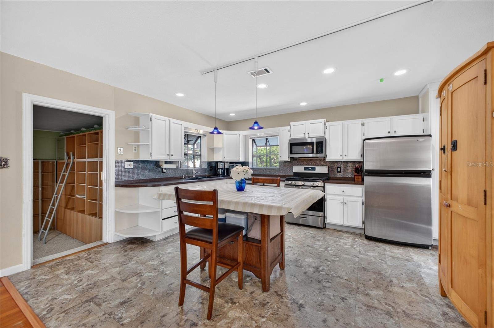 Image 14 of 38 For 114 Arcturas Avenue