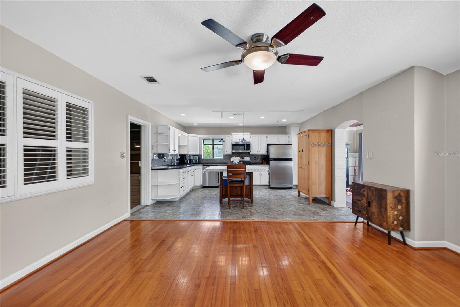 Image 18 of 38 For 114 Arcturas Avenue