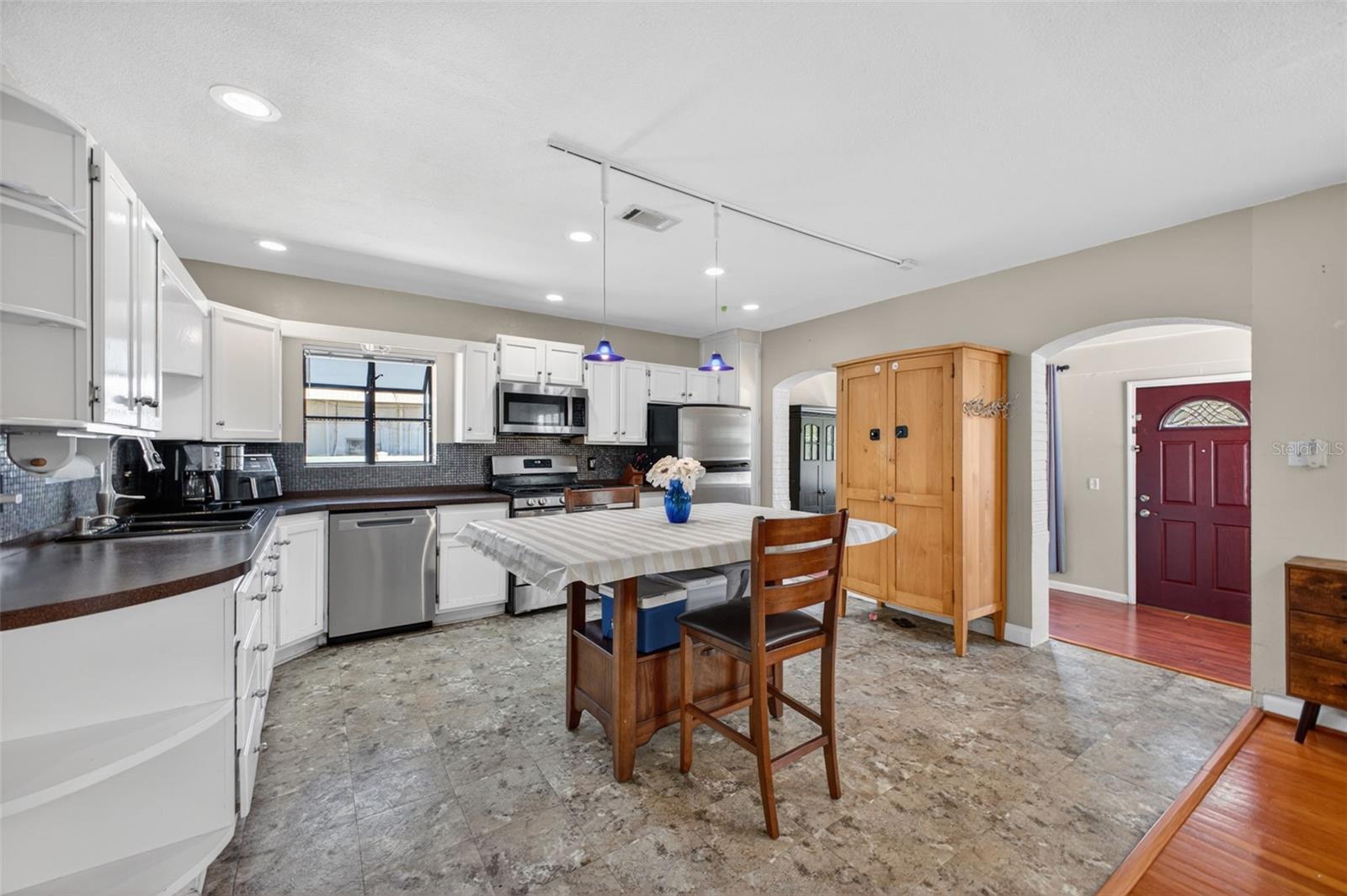 Image 2 of 38 For 114 Arcturas Avenue