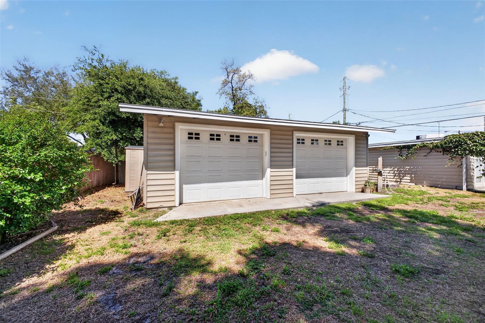 Image 30 of 38 For 114 Arcturas Avenue