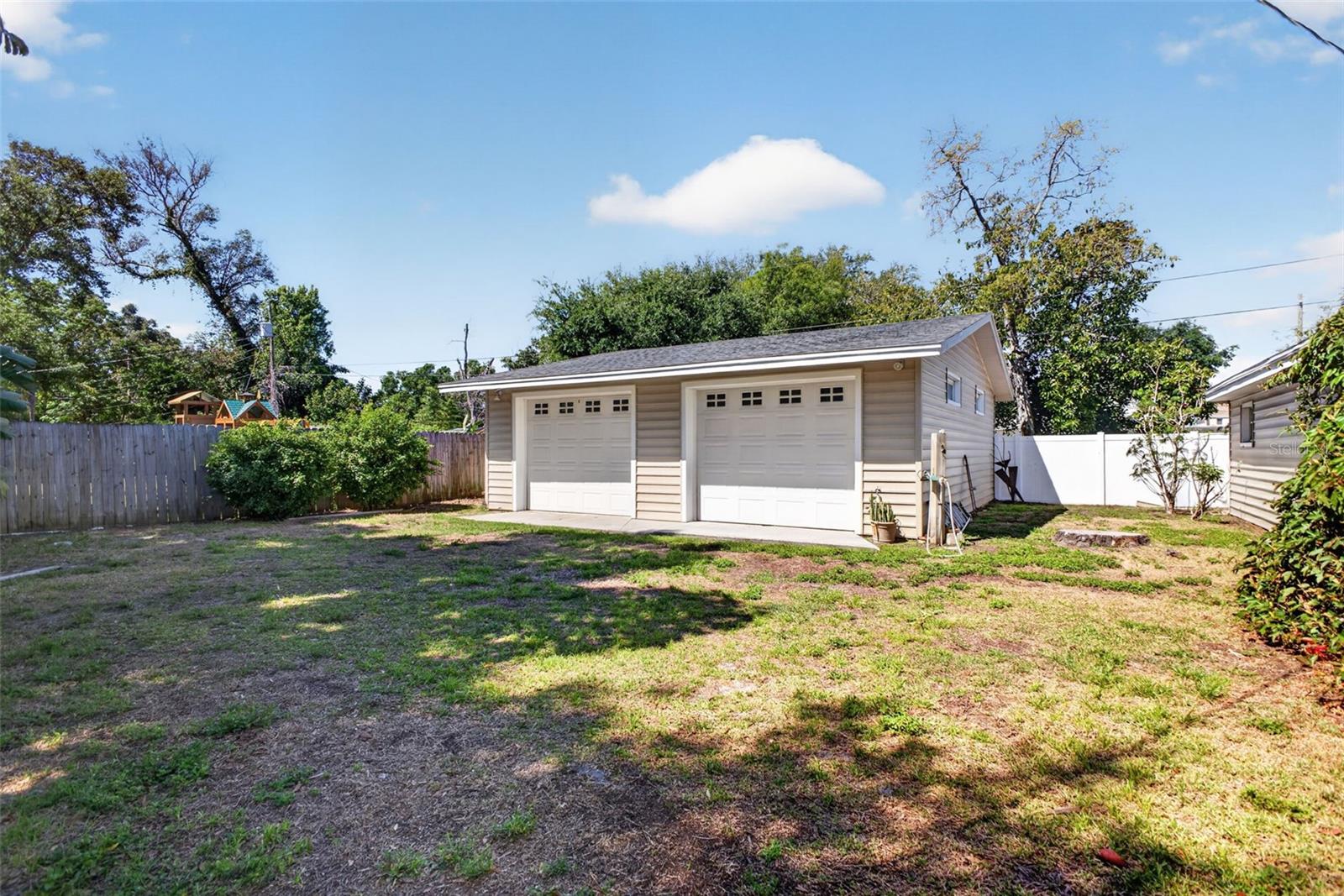 Image 31 of 38 For 114 Arcturas Avenue