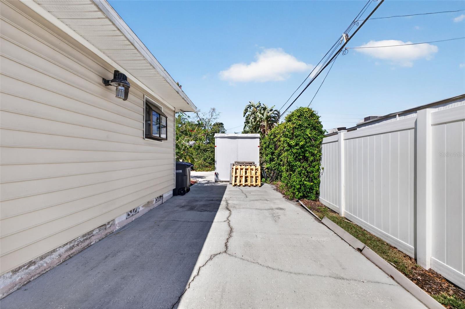 Image 34 of 38 For 114 Arcturas Avenue