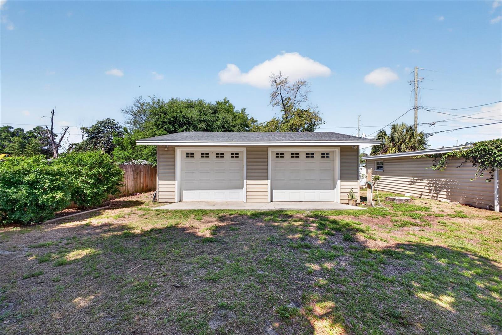 Image 5 of 38 For 114 Arcturas Avenue