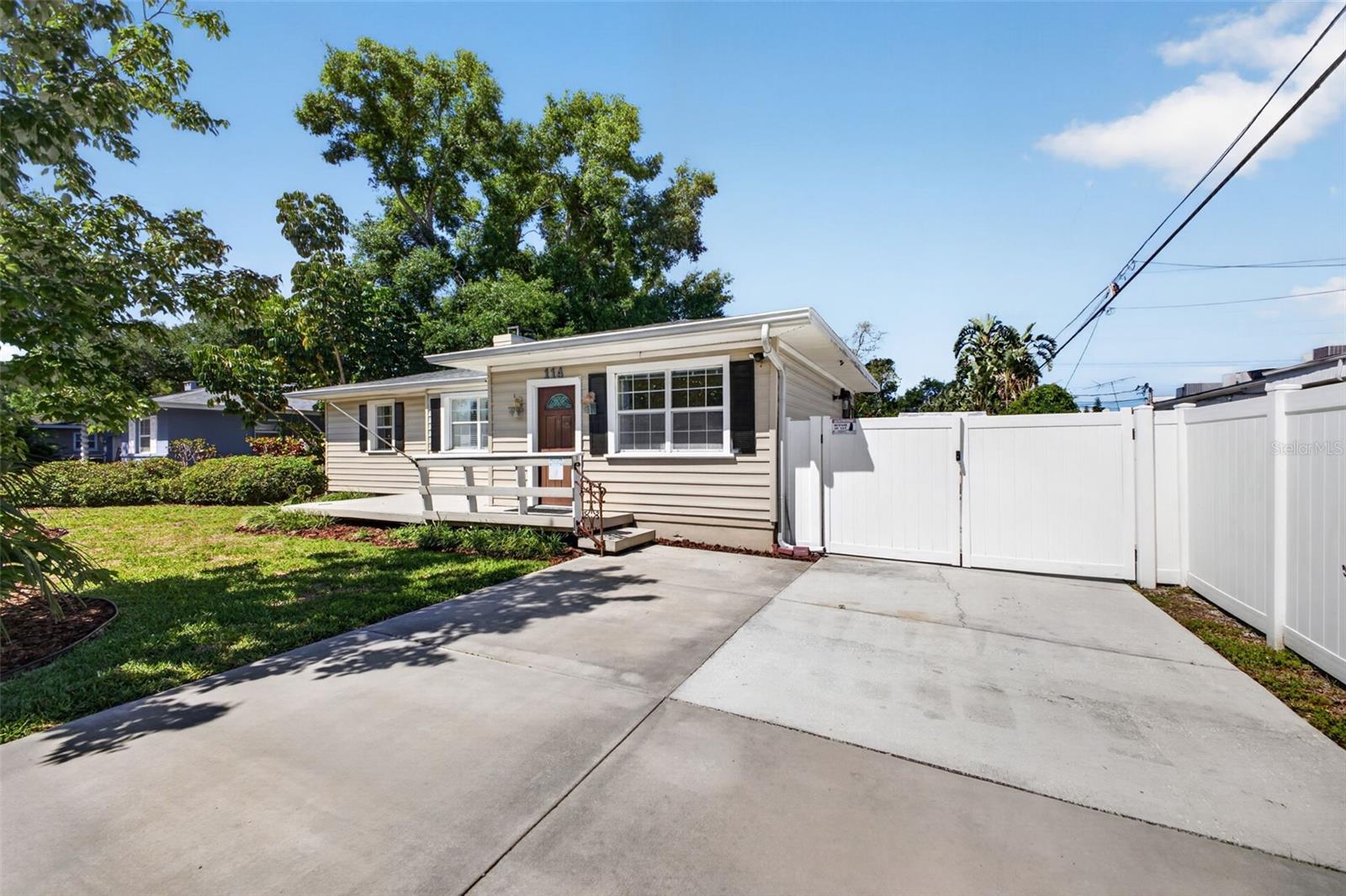 Image 6 of 38 For 114 Arcturas Avenue