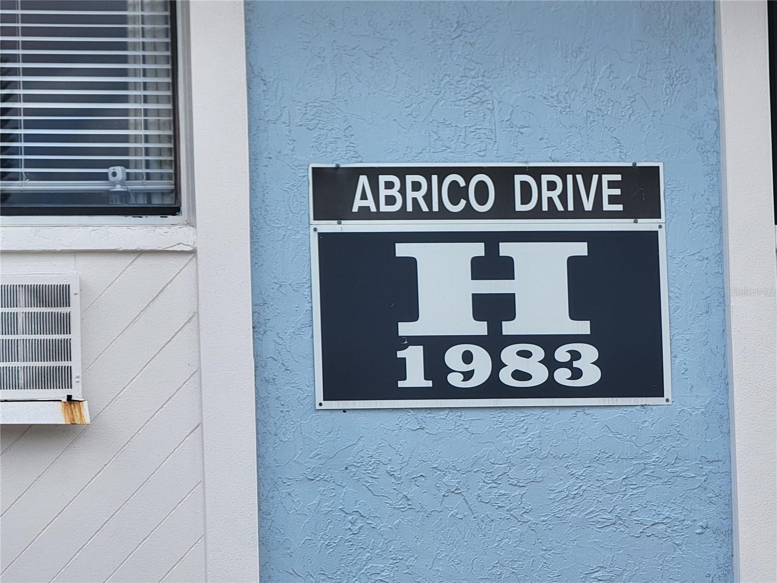 Image 2 of 14 For 1983 Abrico Drive H-13