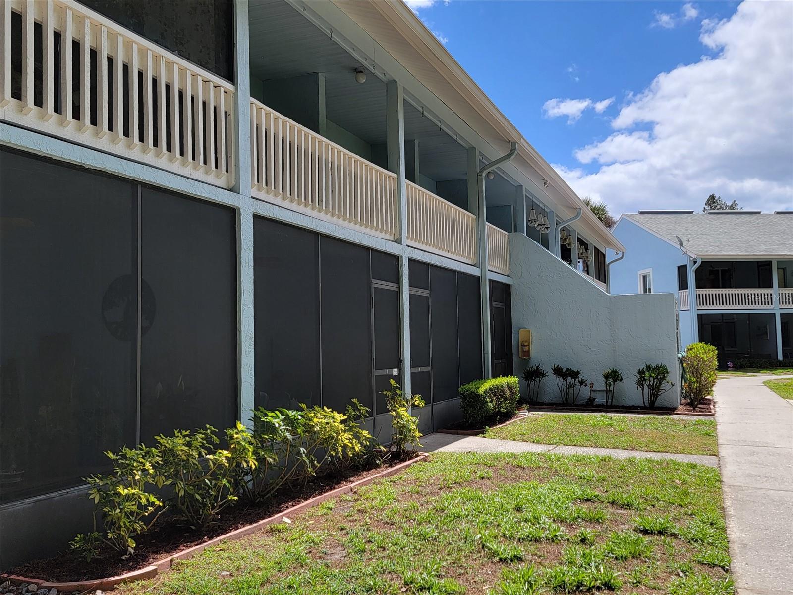 Image 3 of 14 For 1983 Abrico Drive H-13