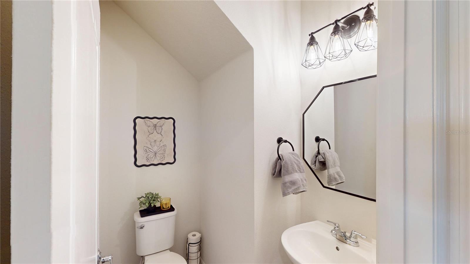 Image 15 of 93 For 18071 Fenders Way