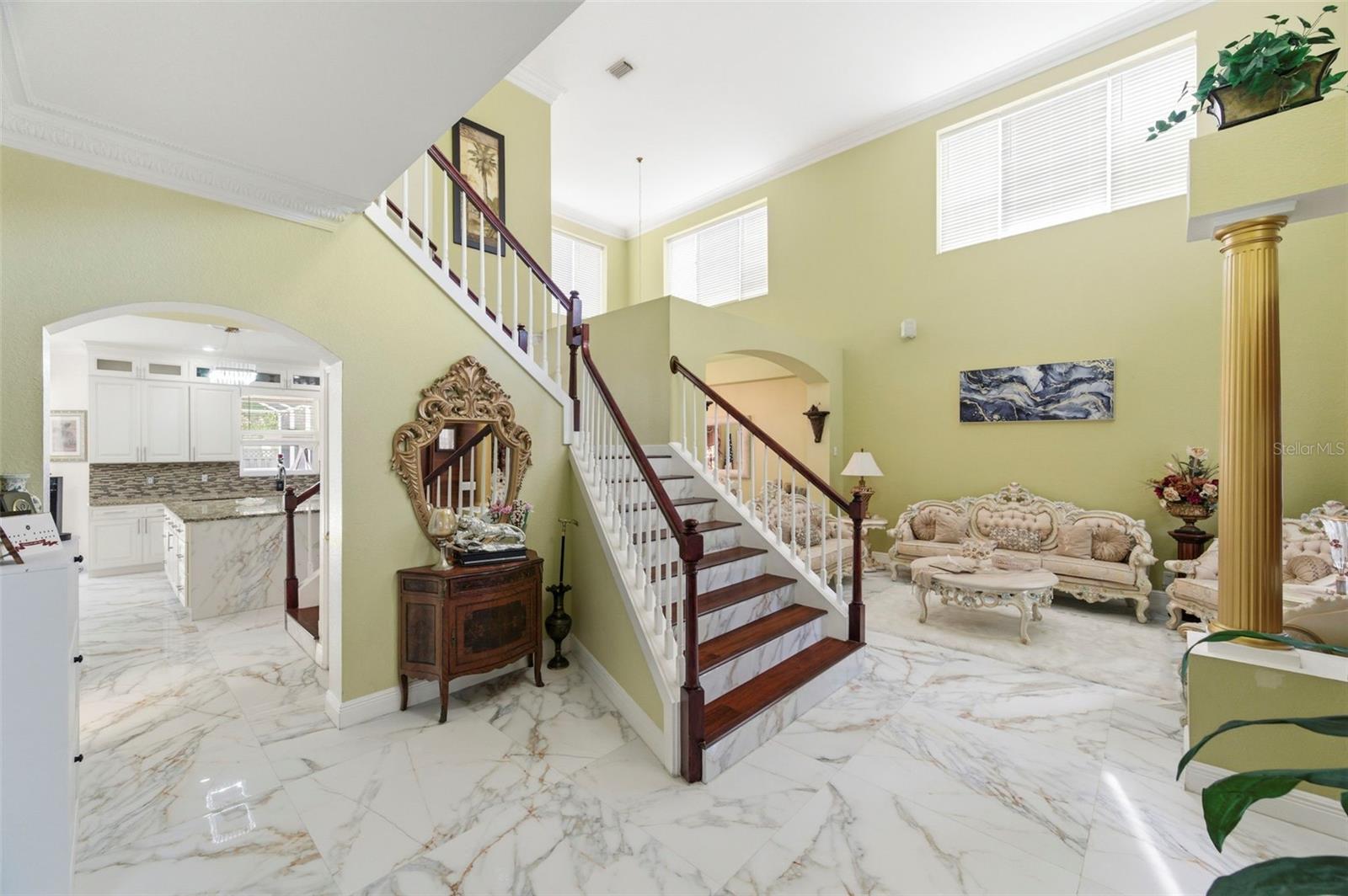 Image 11 of 100 For 9207 Meadow Lane Court