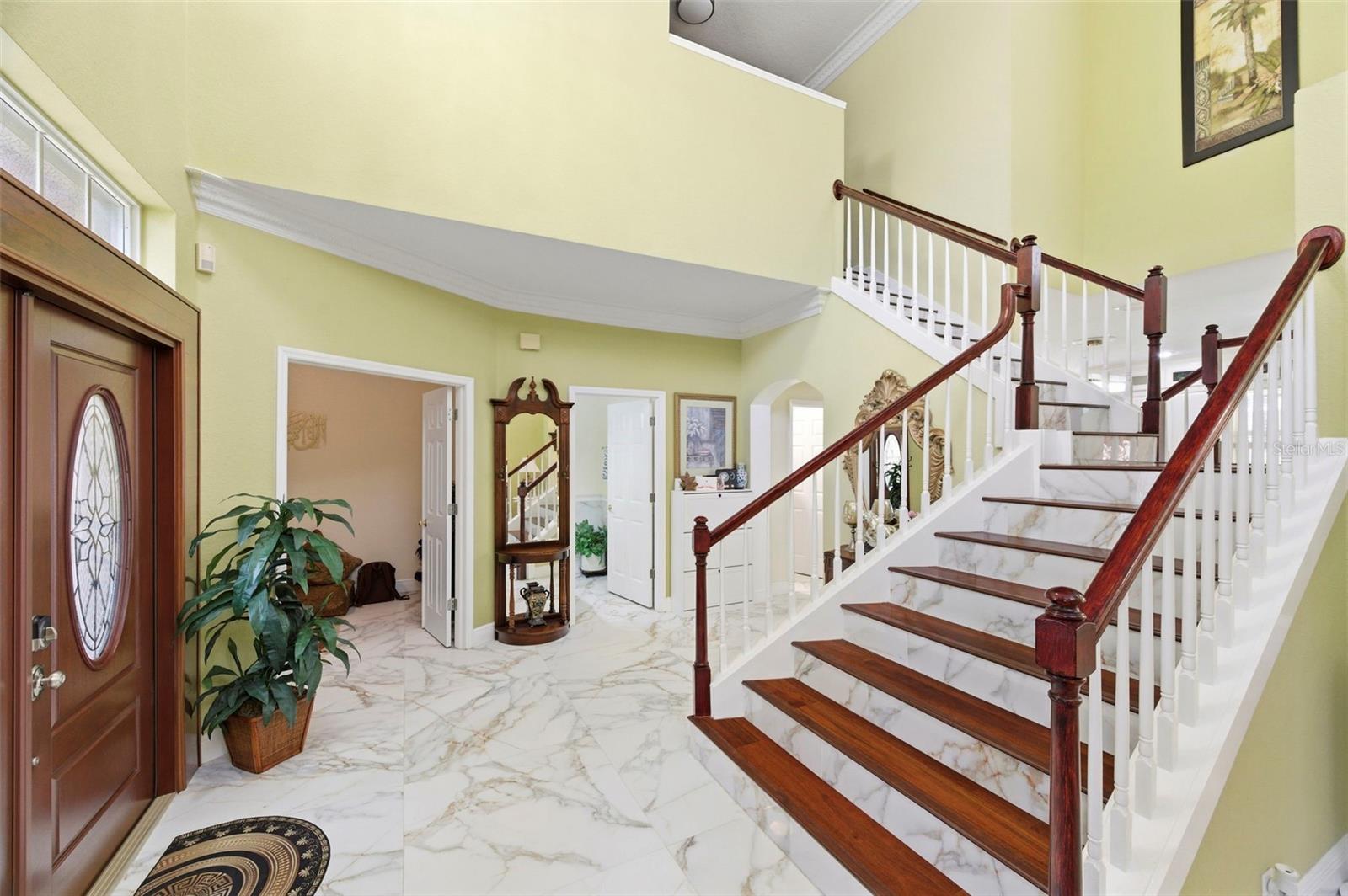 Image 12 of 100 For 9207 Meadow Lane Court