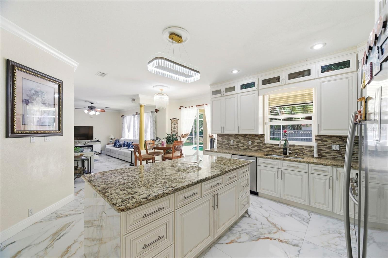 Image 22 of 100 For 9207 Meadow Lane Court