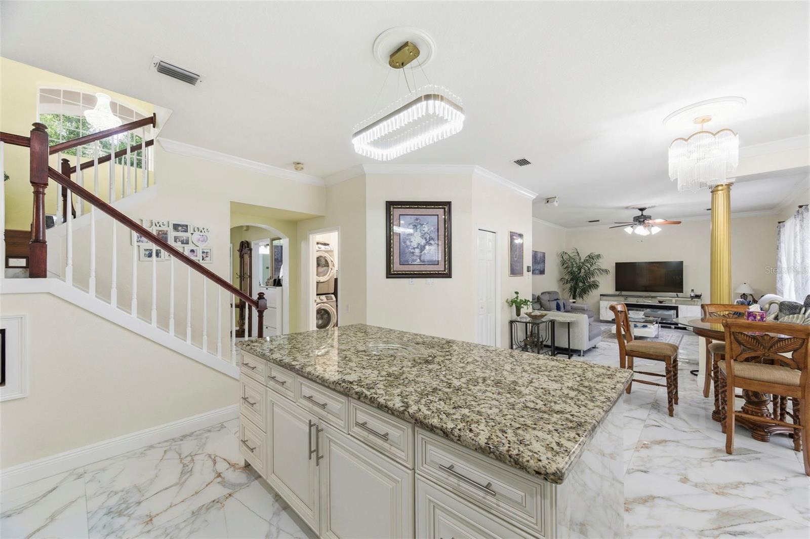 Image 25 of 100 For 9207 Meadow Lane Court