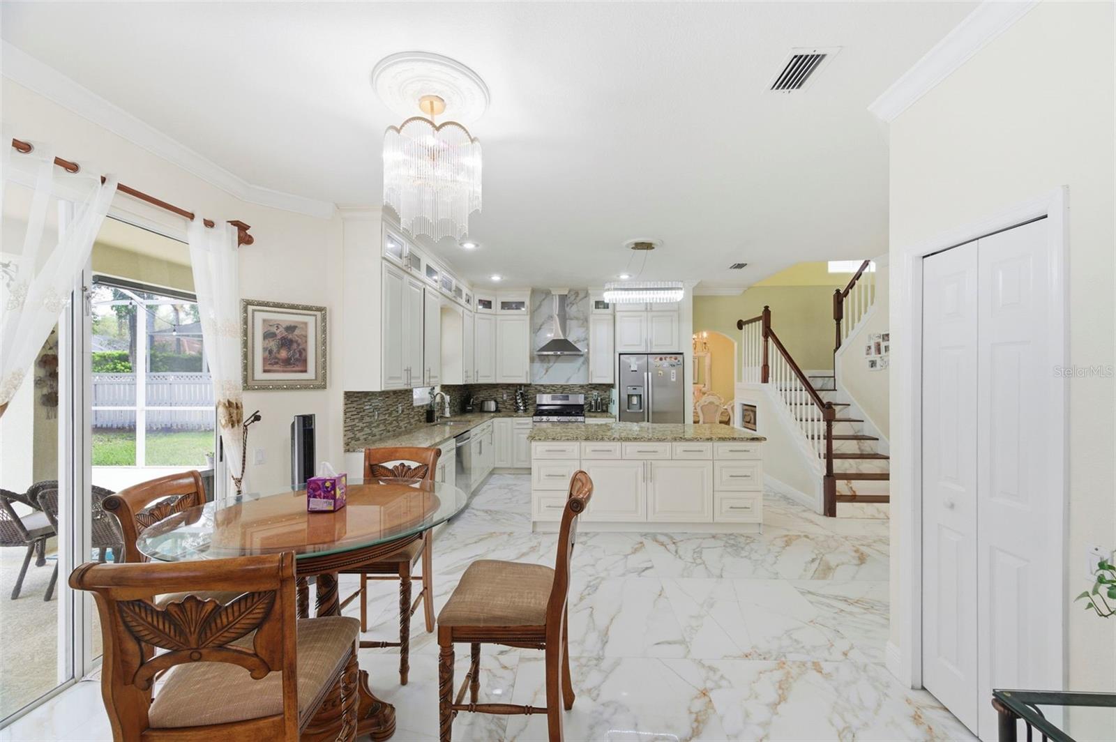 Image 28 of 100 For 9207 Meadow Lane Court