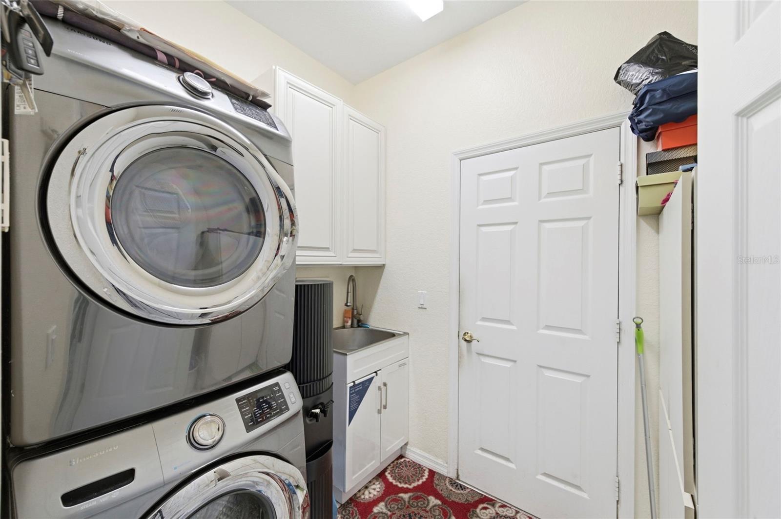 Image 34 of 100 For 9207 Meadow Lane Court