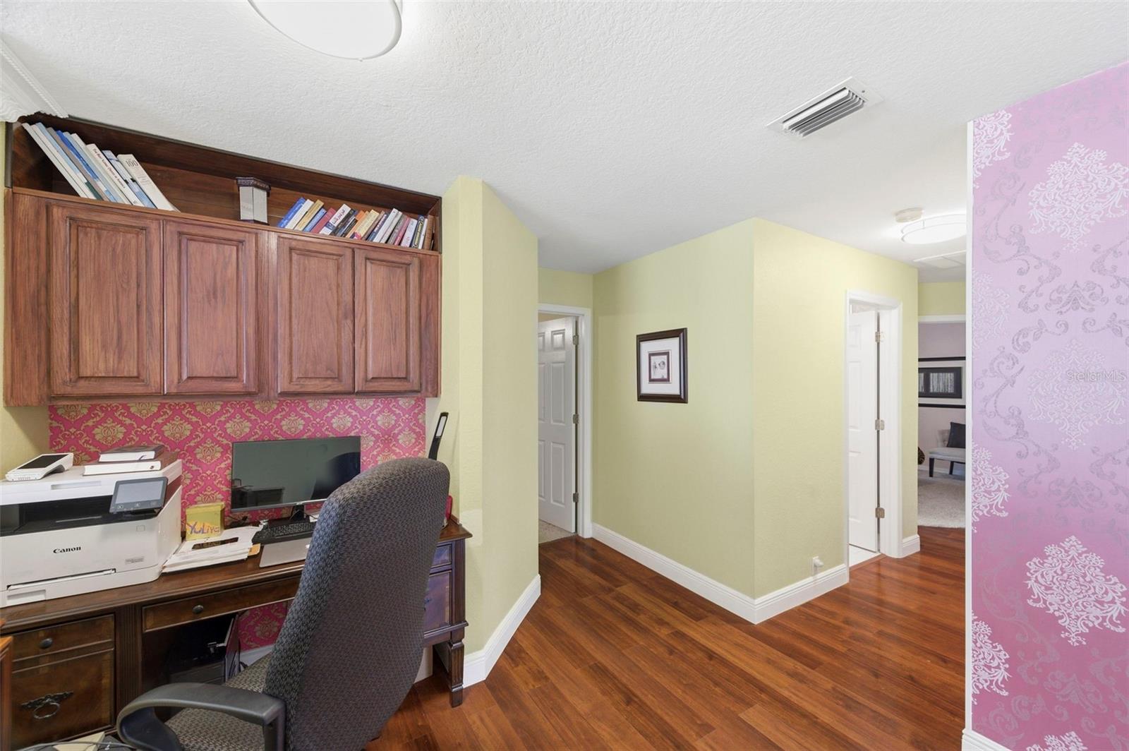 Image 37 of 100 For 9207 Meadow Lane Court