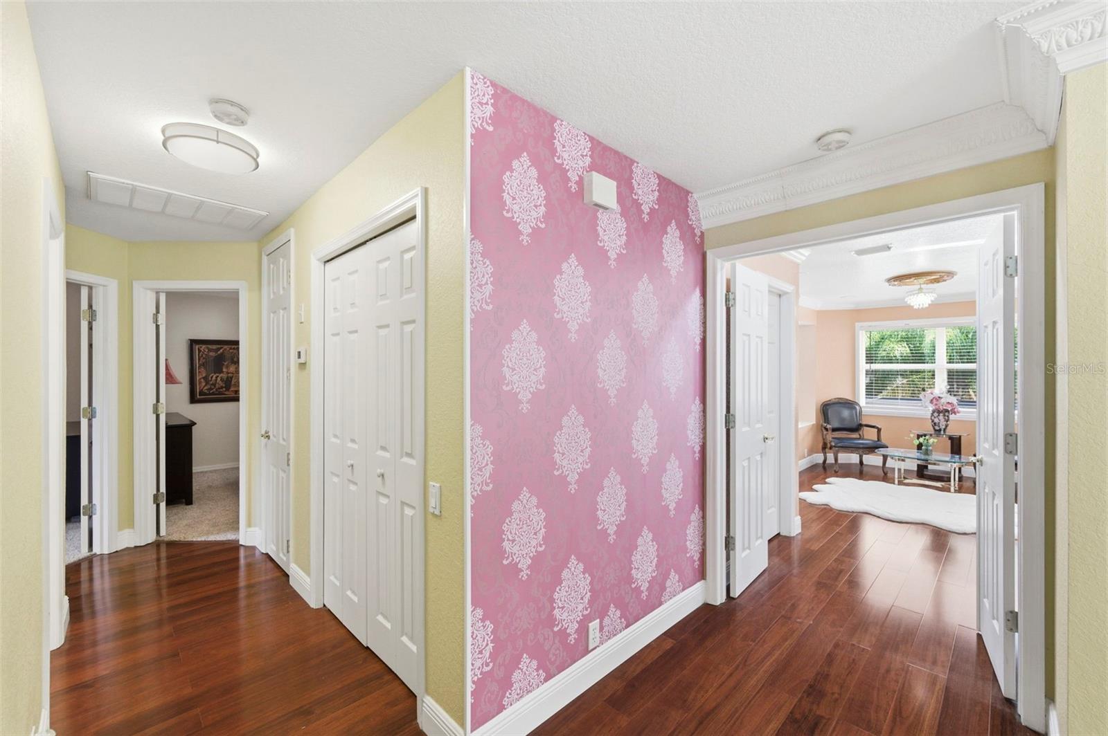 Image 38 of 100 For 9207 Meadow Lane Court