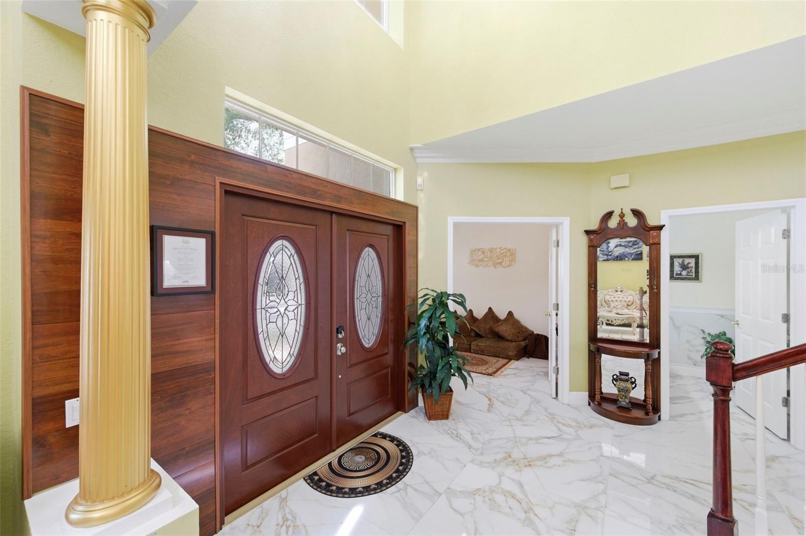 Image 5 of 100 For 9207 Meadow Lane Court