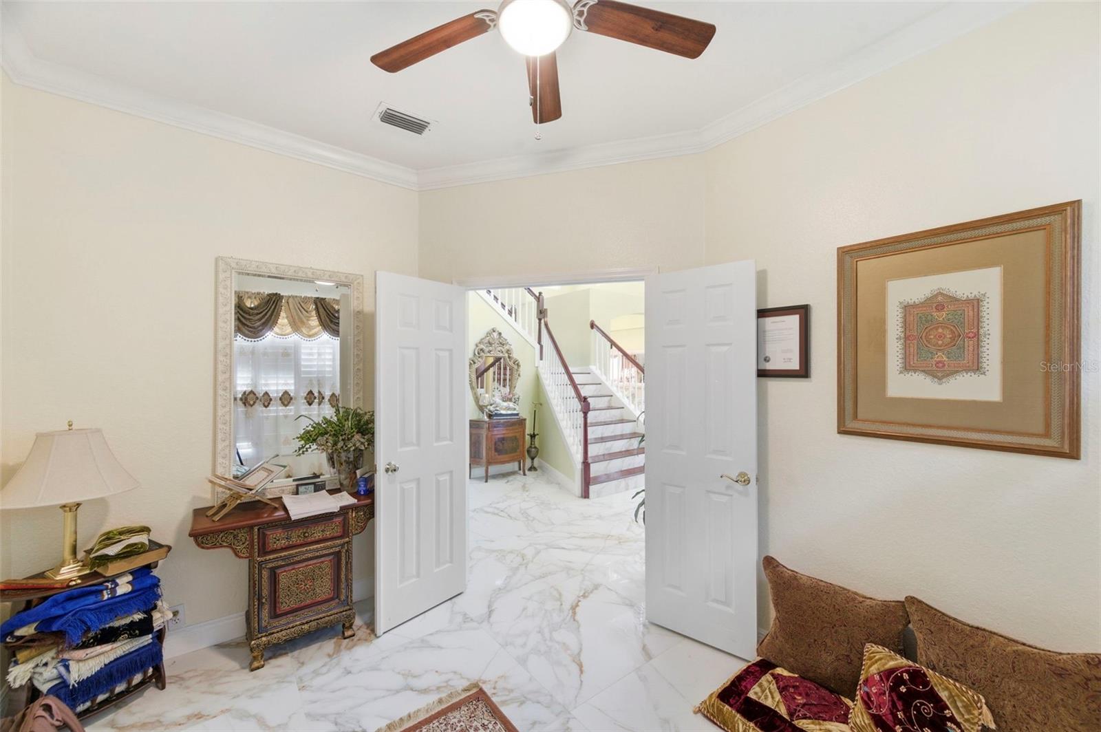 Image 8 of 100 For 9207 Meadow Lane Court