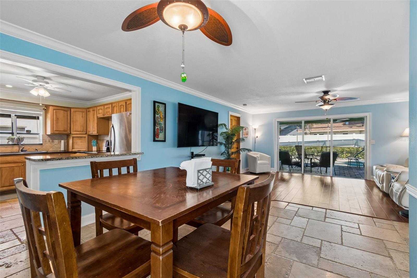 Image 17 of 68 For 477 Orkney Court