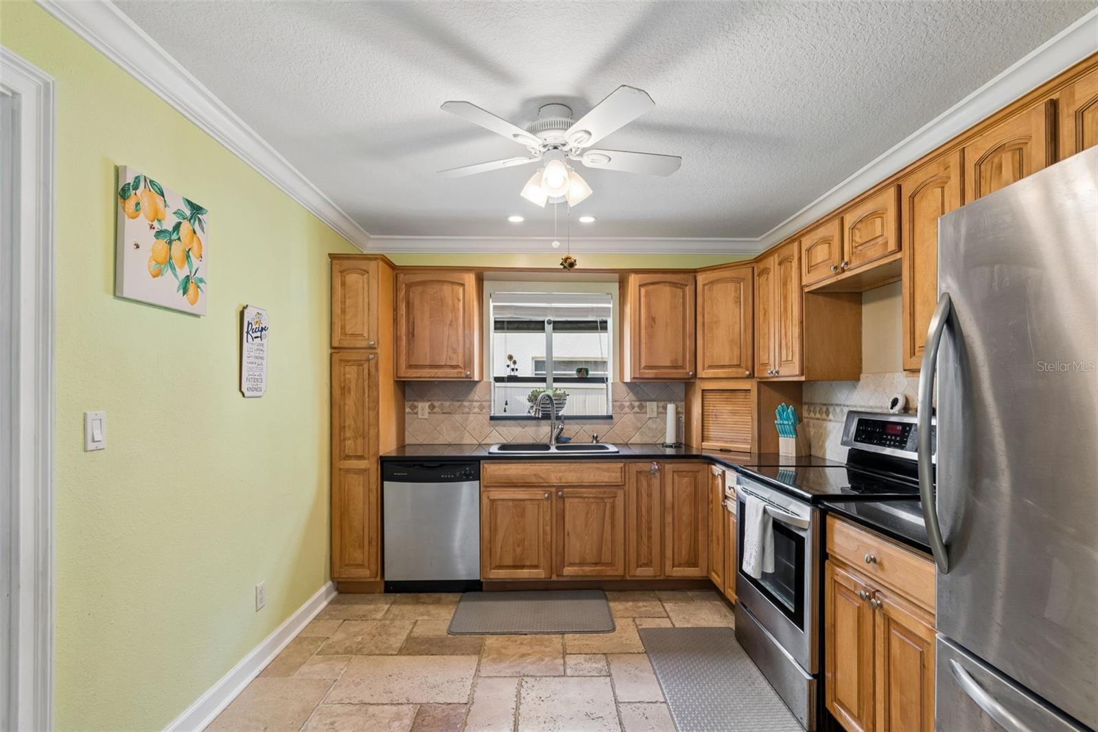 Image 21 of 68 For 477 Orkney Court