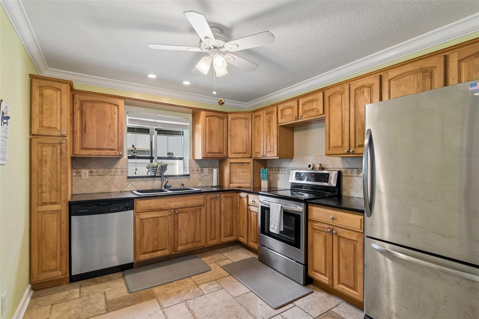 Image 22 of 68 For 477 Orkney Court