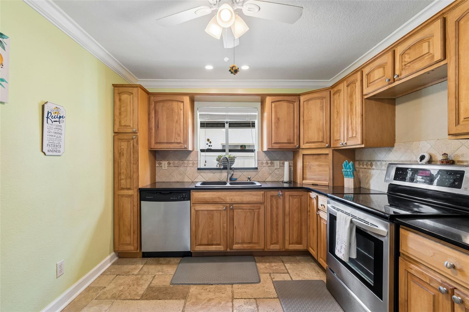 Image 23 of 68 For 477 Orkney Court