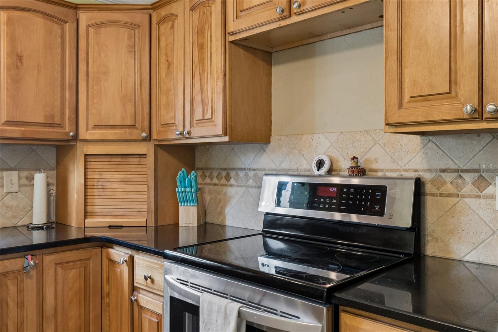 Image 24 of 68 For 477 Orkney Court