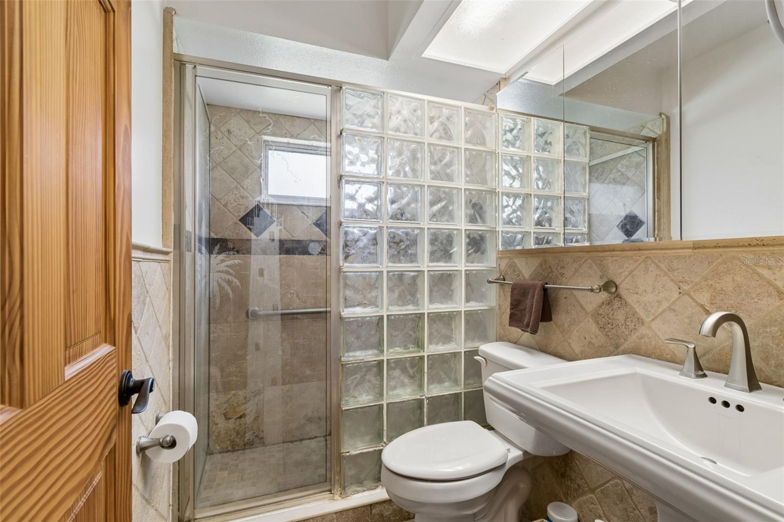 Image 32 of 68 For 477 Orkney Court