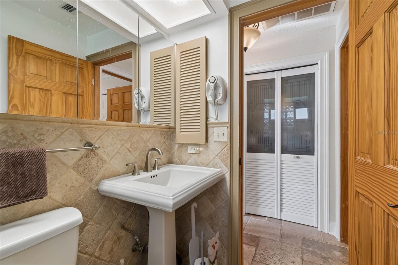 Image 33 of 68 For 477 Orkney Court