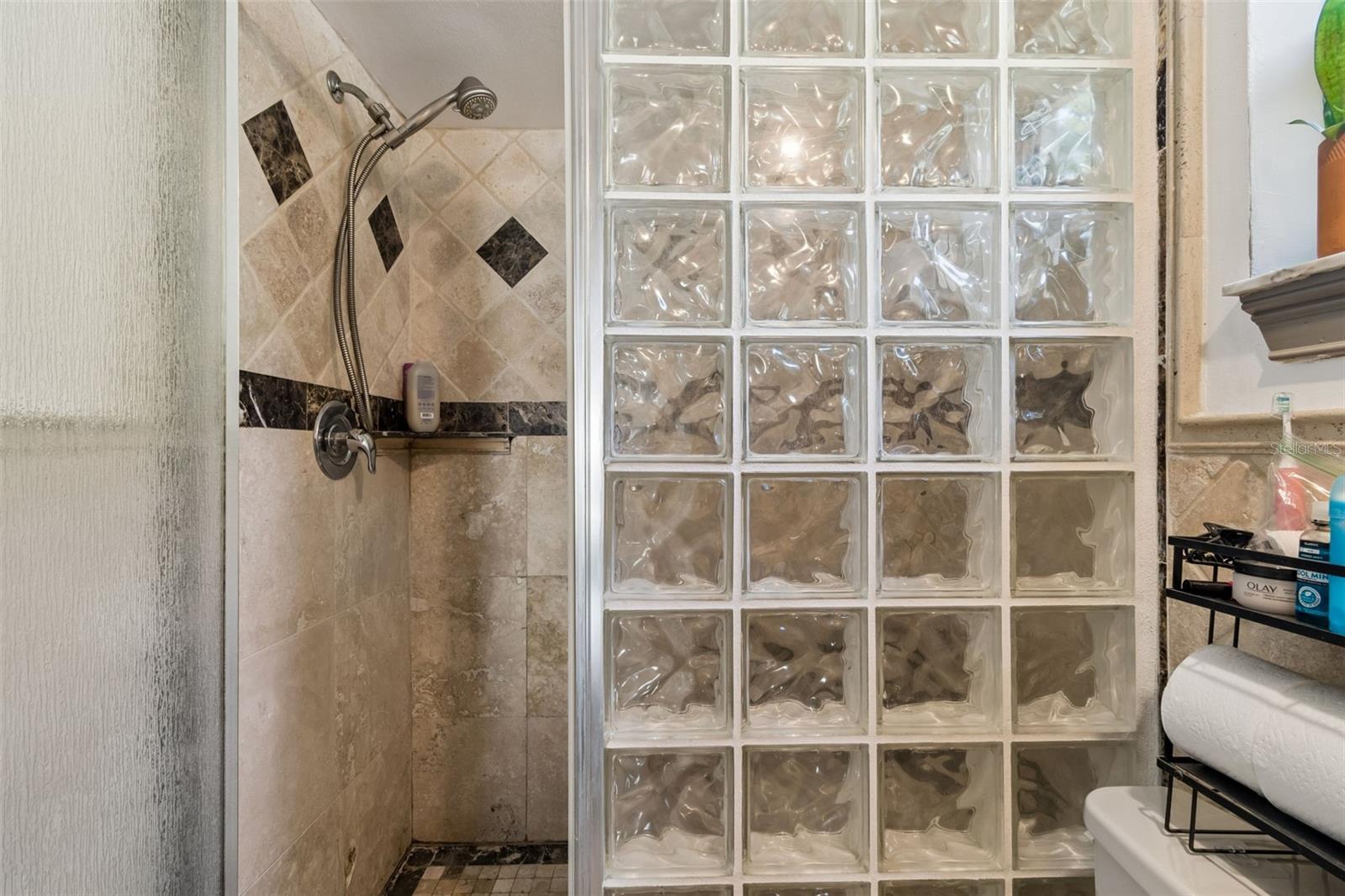 Image 43 of 68 For 477 Orkney Court