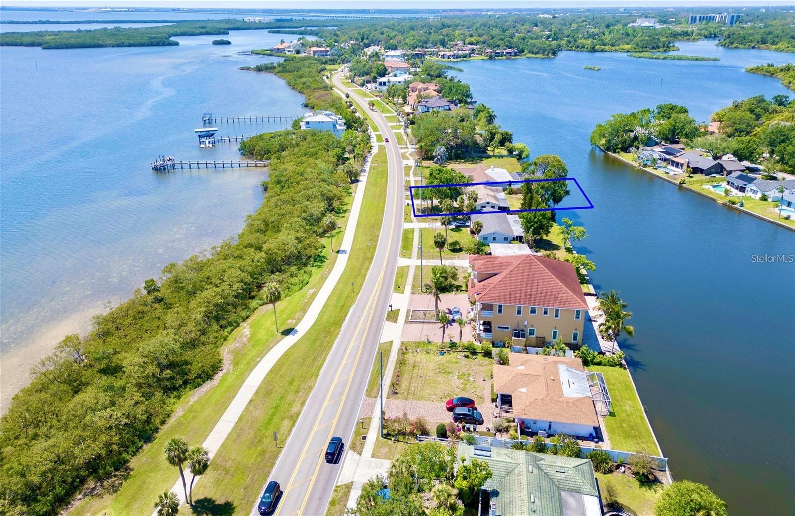 Listing photo id 2 for 775 Bayshore Boulevard