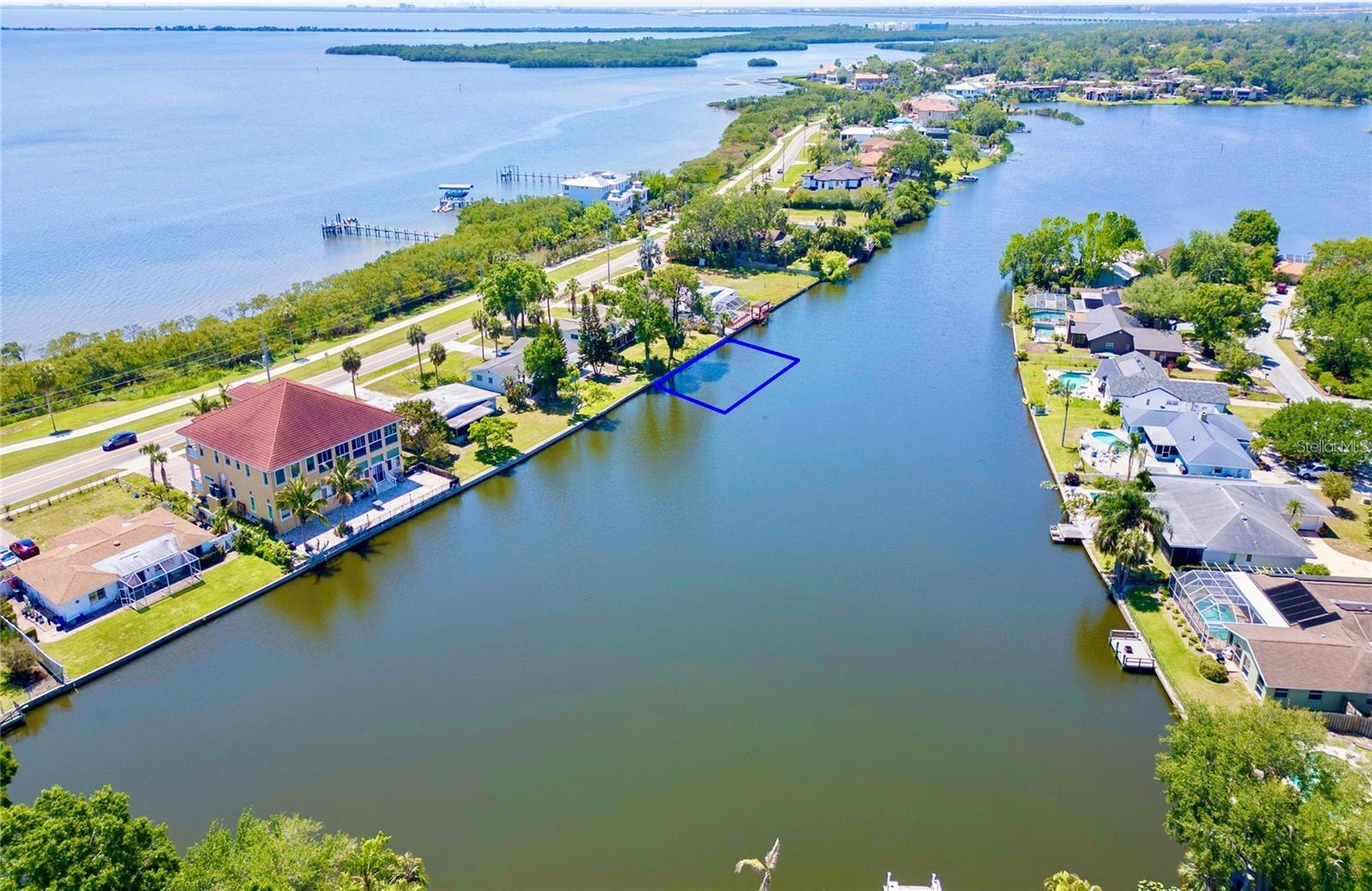 Listing photo id 49 for 775 Bayshore Boulevard