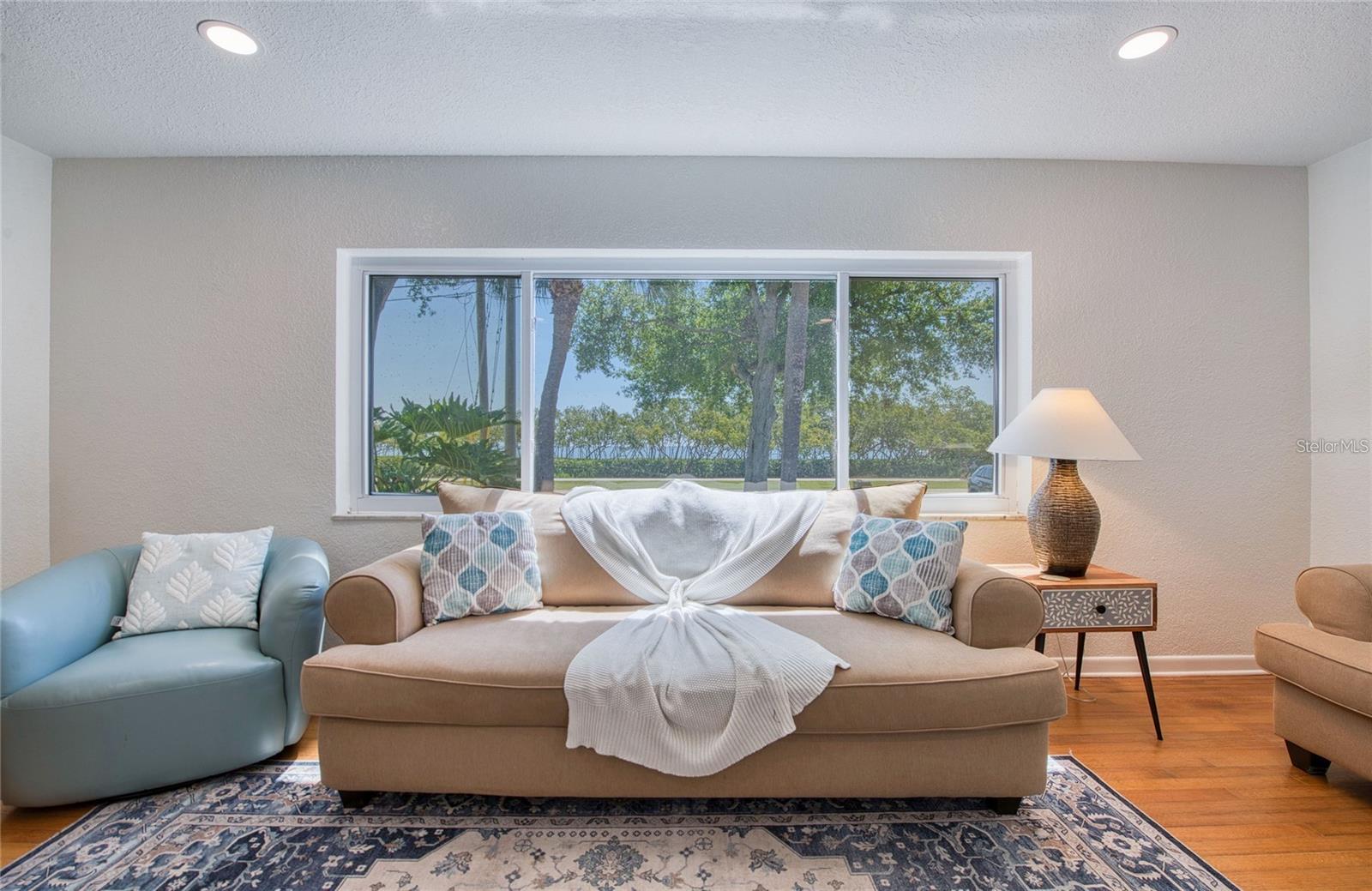 Listing photo id 5 for 775 Bayshore Boulevard