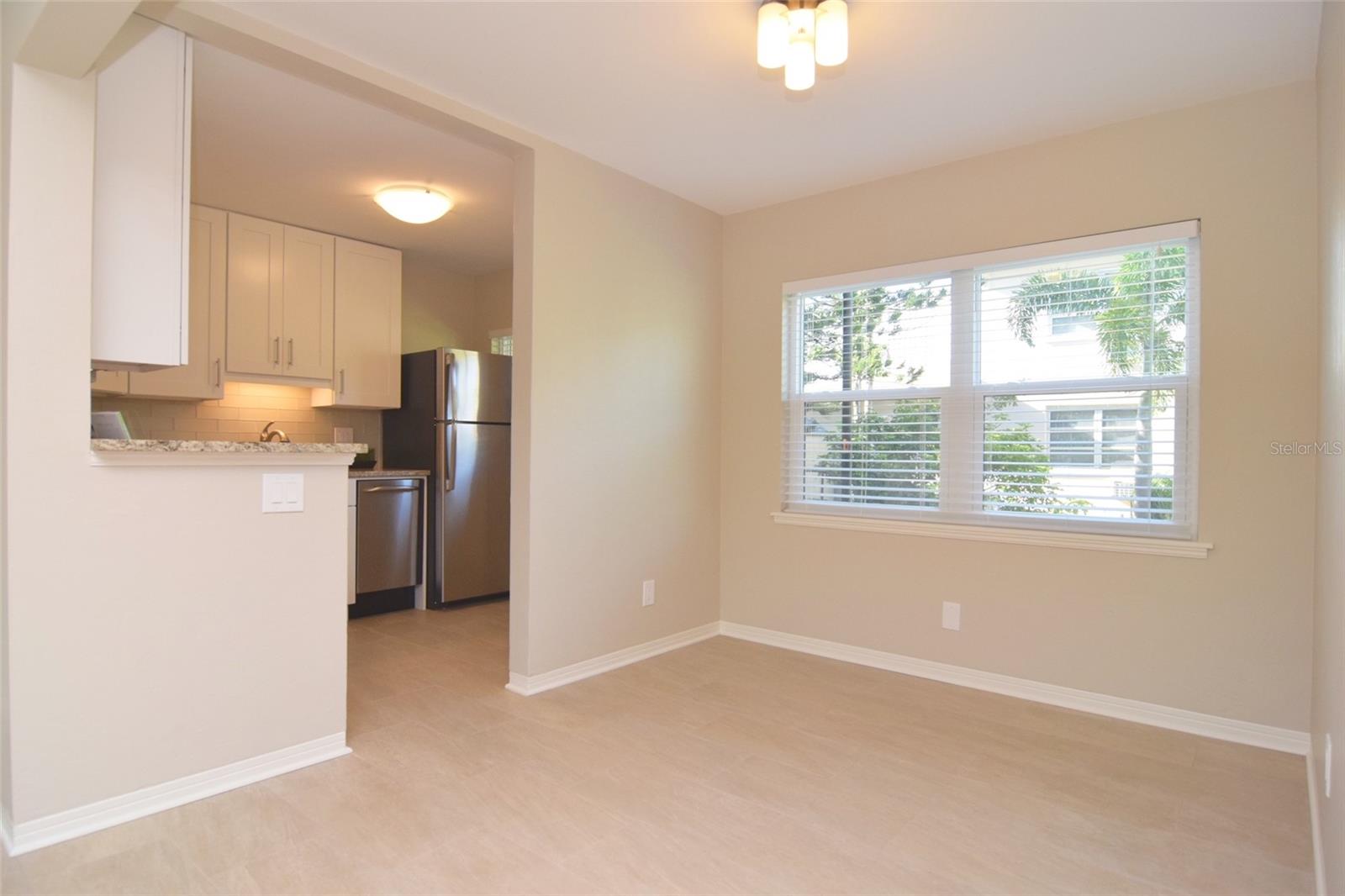 Image 10 of 29 For 606 12th Avenue Ne 2