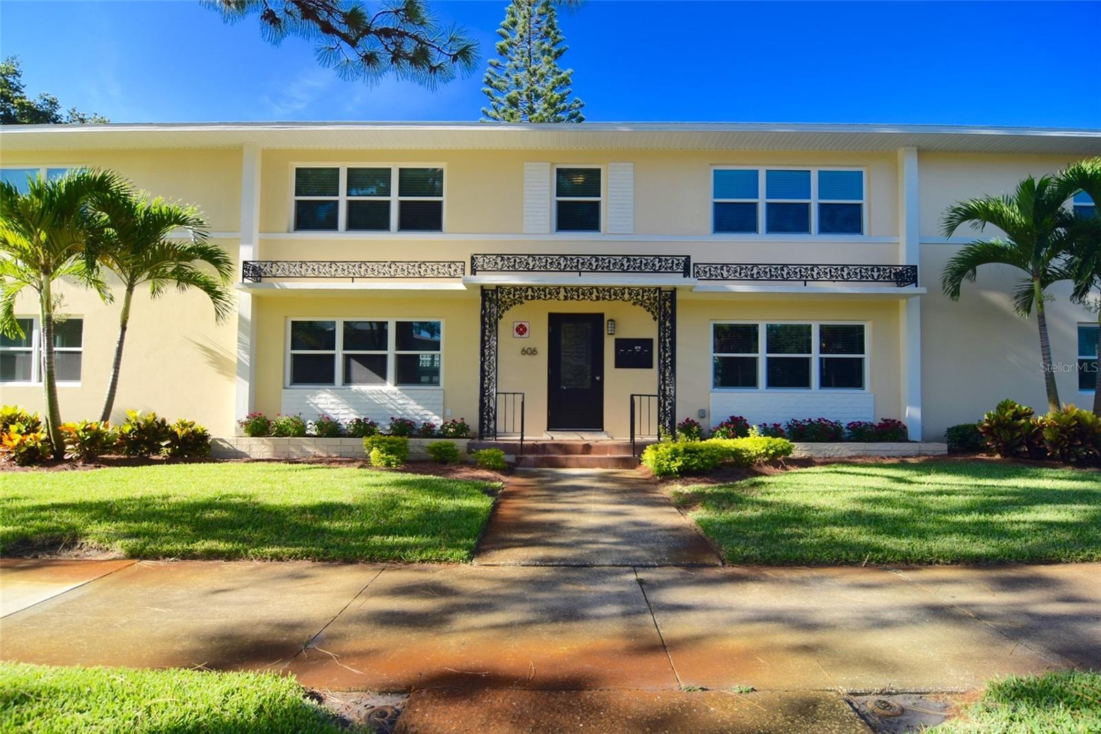 Image 2 of 29 For 606 12th Avenue Ne 2