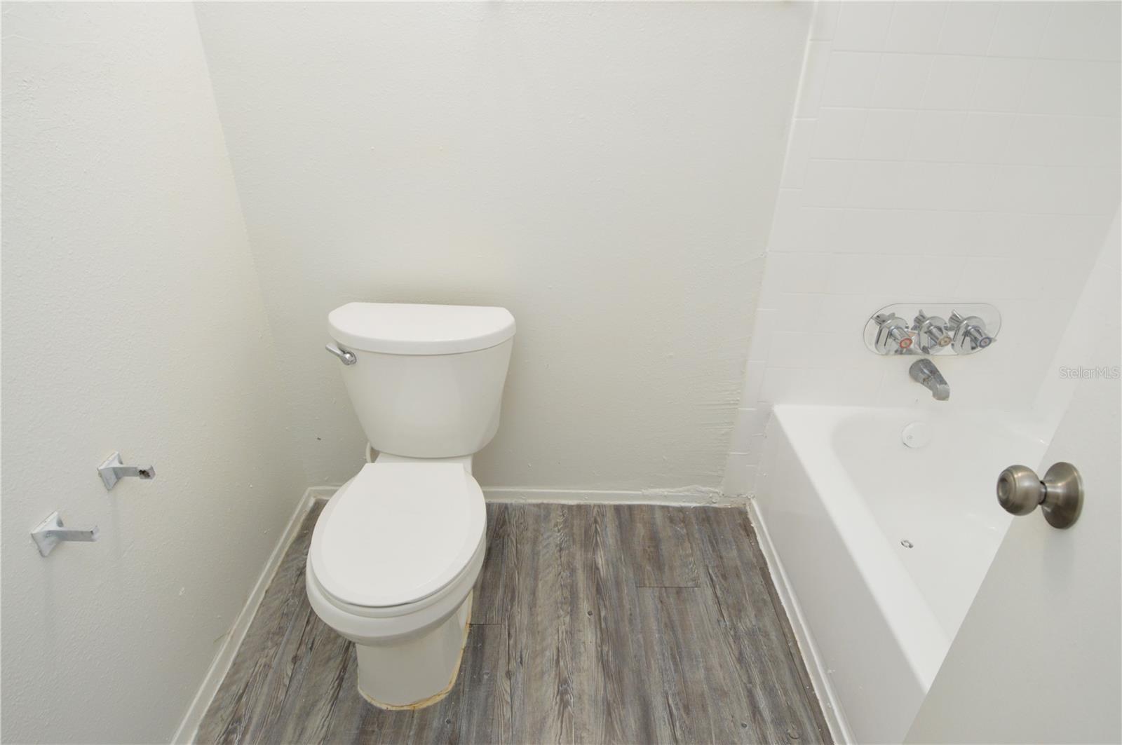 Image 44 of 73 For 5006 Morro Manor Drive 305