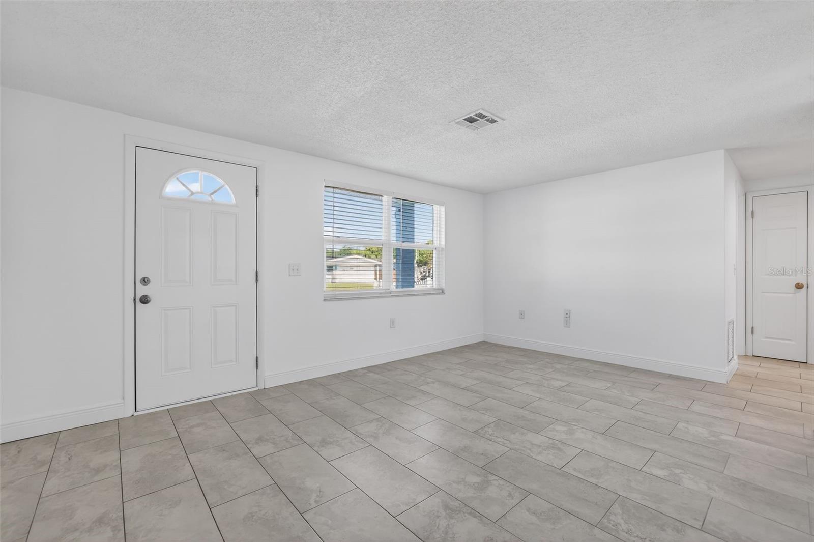 Image 13 of 24 For 10914 Leeds Road