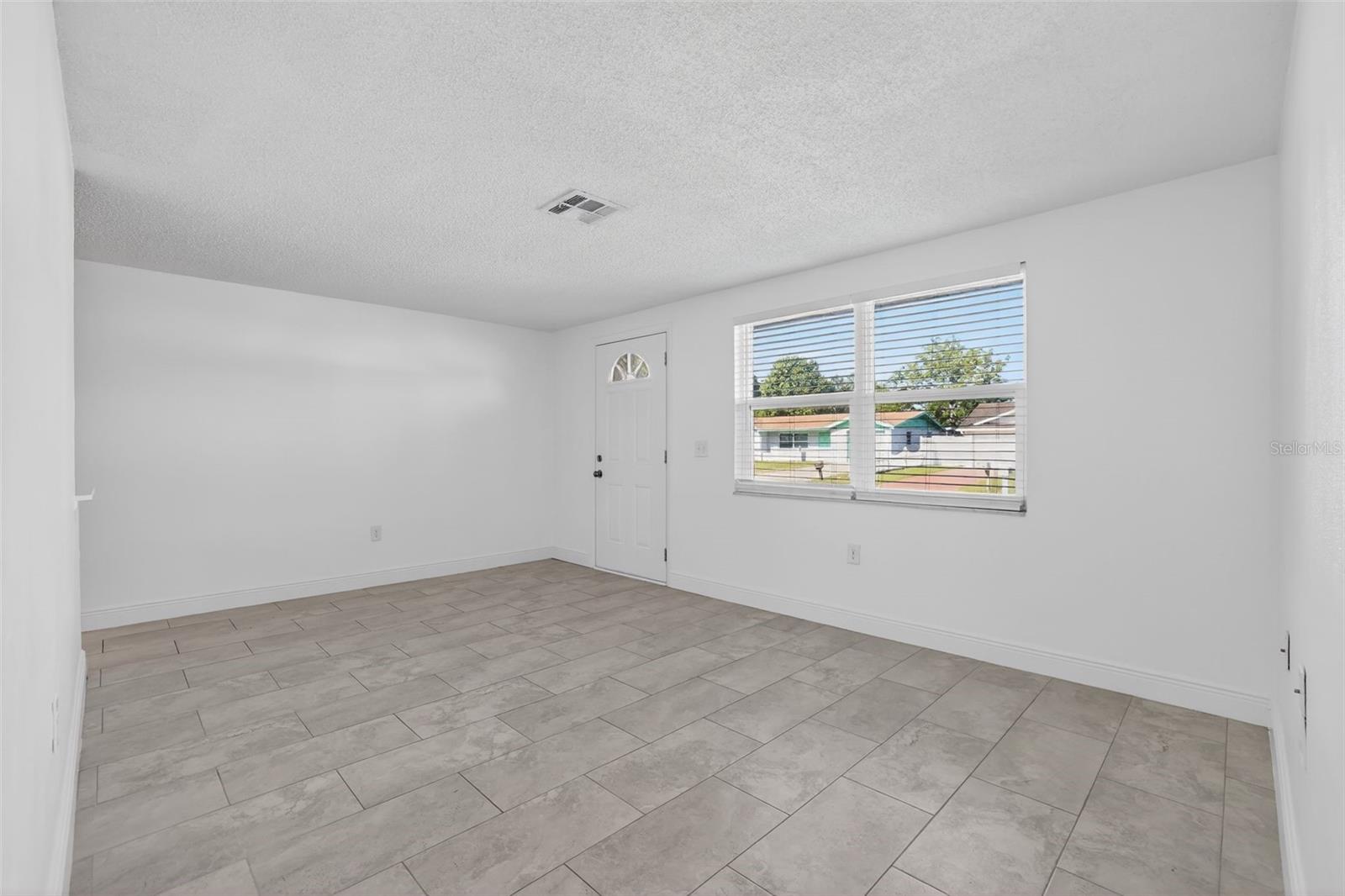 Image 14 of 24 For 10914 Leeds Road