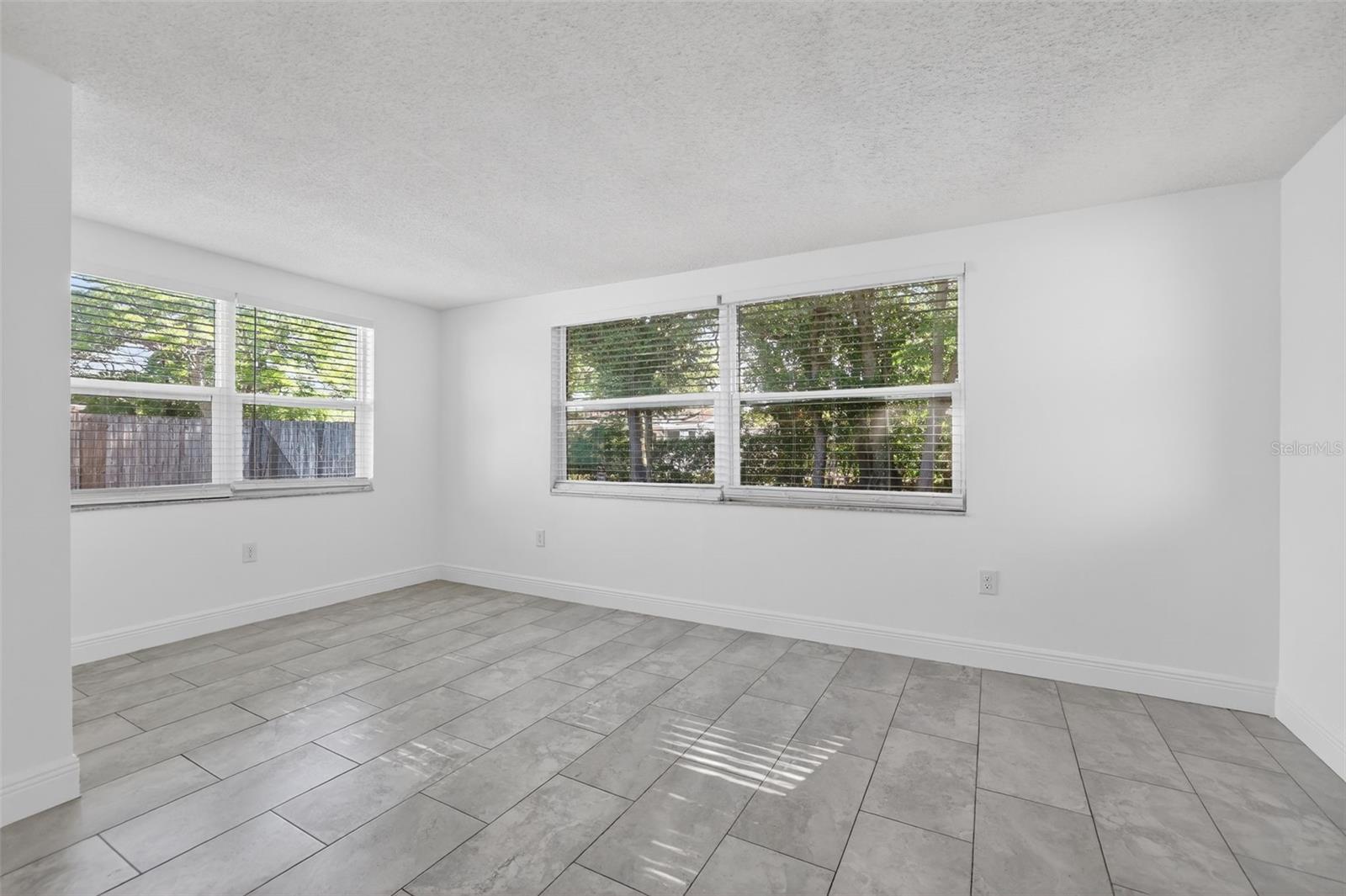 Image 17 of 24 For 10914 Leeds Road