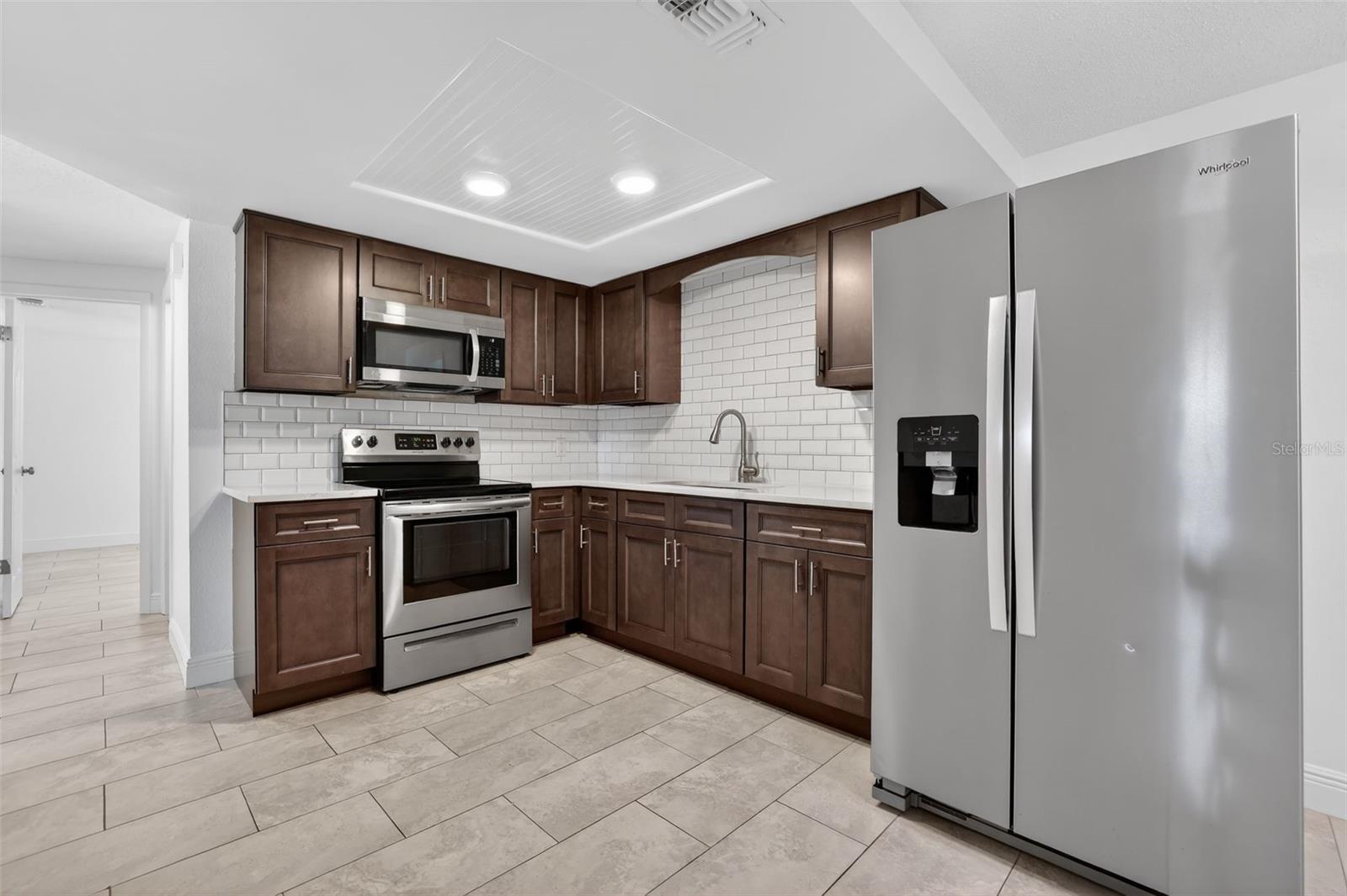 Image 5 of 24 For 10914 Leeds Road