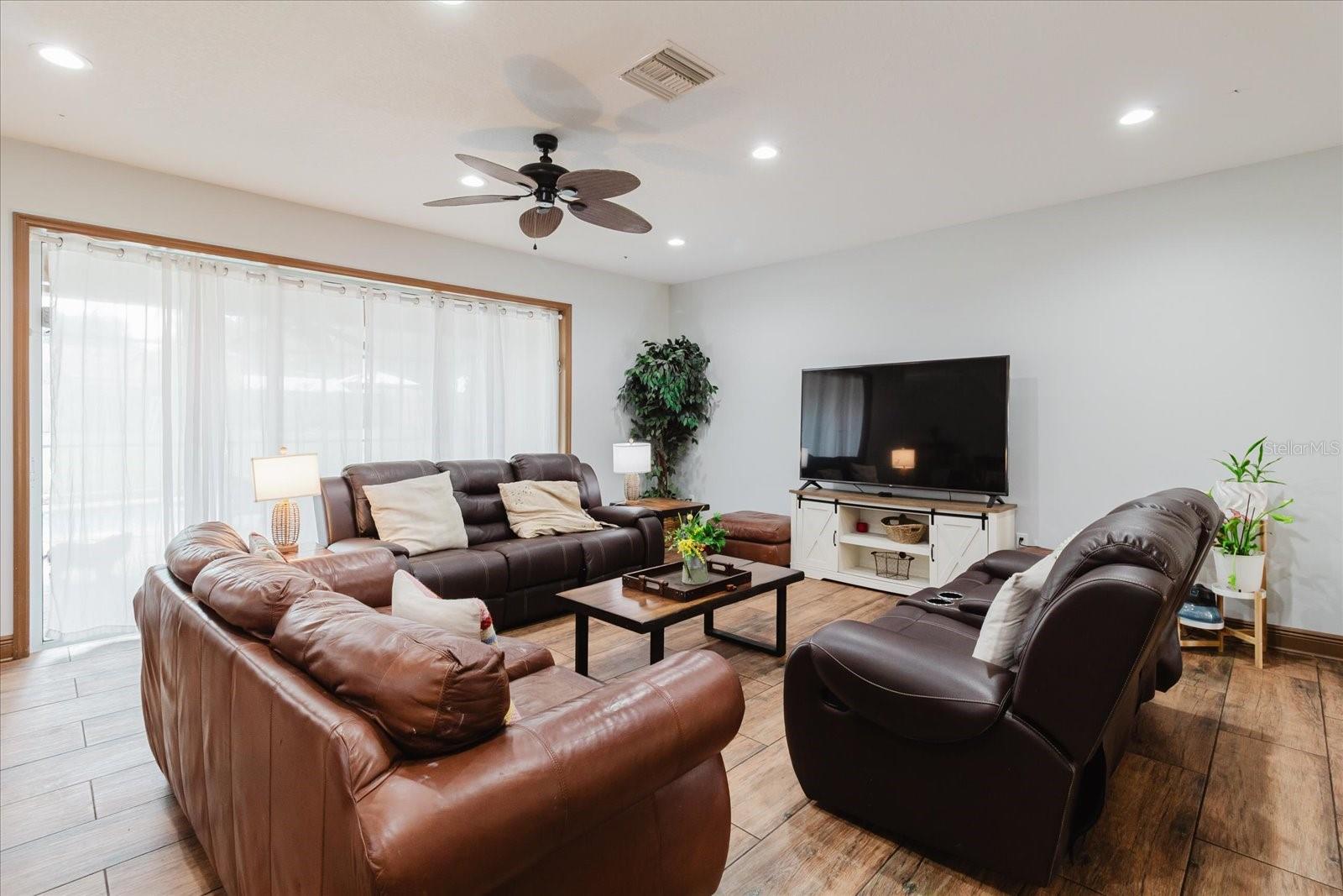 Image 16 of 86 For 2603 Bismark Drive