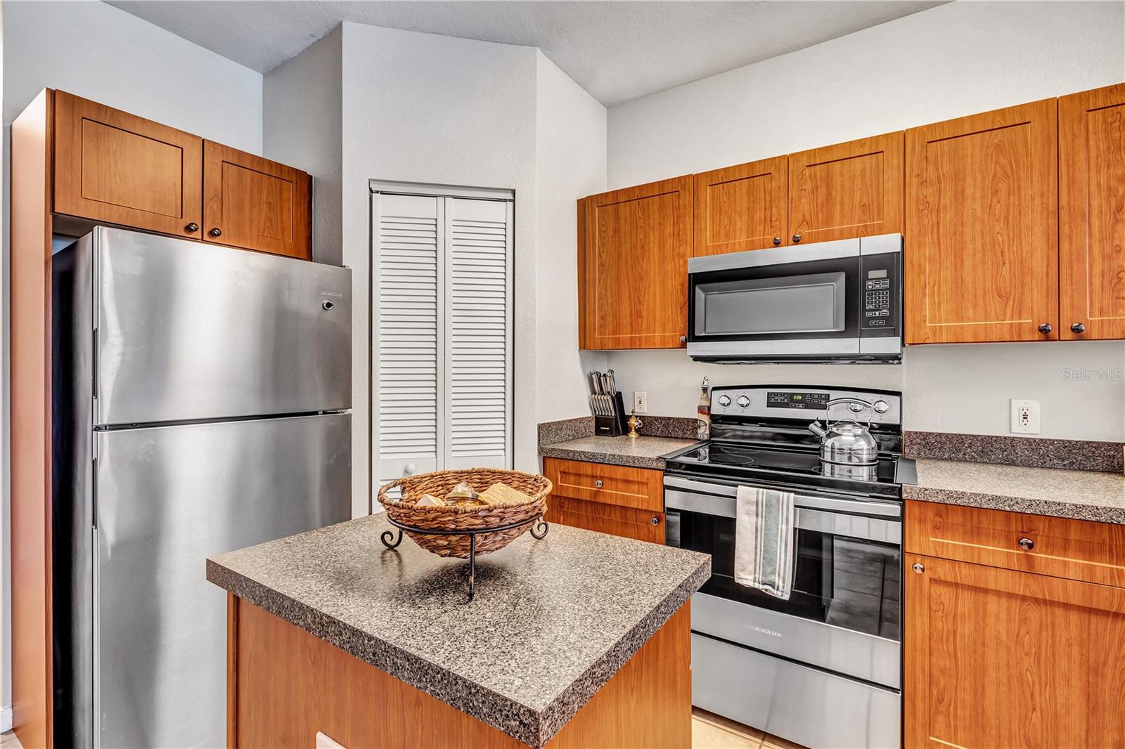 Image 3 of 24 For 2250 Portofino Place 235