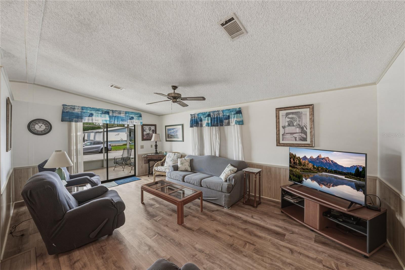 Image 7 of 38 For 35116 Colony Hills Drive